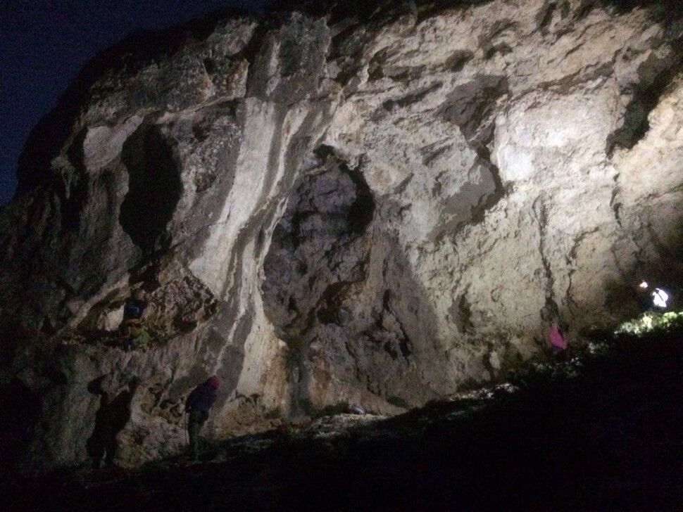 Learning to Fly Cave Bolting